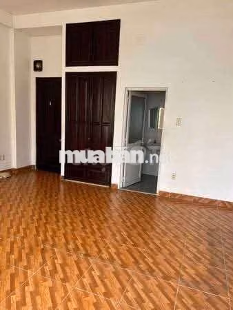 NHÀ ĐẸP KDC HỒNG LONG – 4PN – 5x22M – Ô TÔ TRÁNH NHAU – 22TR/THÁNG!