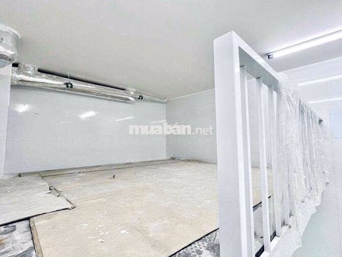 Duplex mới gần UEH cơ sở N, VHU, STU