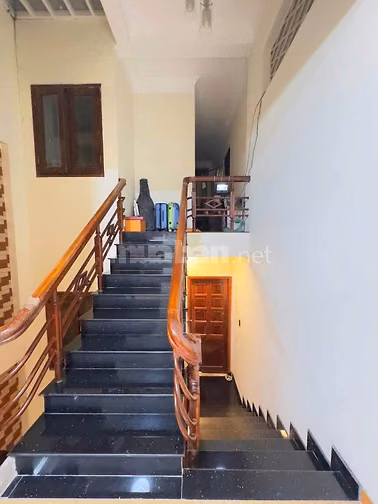 Giá rẻ nhất khu 158 Hoàng Hoa Thám 4 tầng 4 x 20m ngay cổng Ga T3 TSN