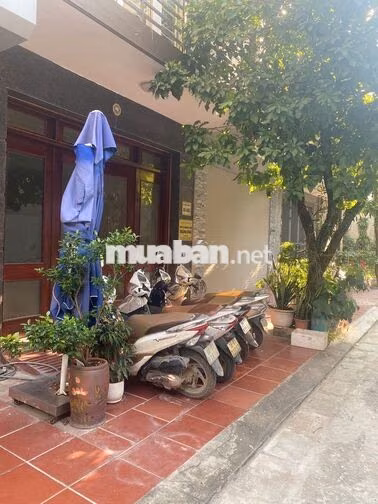 Cho thuê văn phòng tầng 1-2, Vạn Phúc, 85m2, đường rộng đỗ xe Free