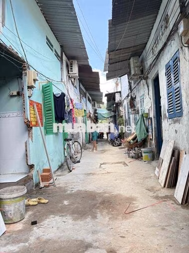 Nhàtrọ  riêng biệt ko chung chủ điện nhà nước .