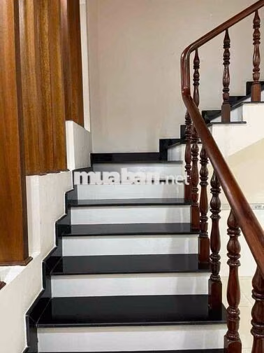 Nhà Hiệp Thành , gần Vòng xoay Hiệp Thành  , 1 trệt 2 Lầu 6pn sẵn nt