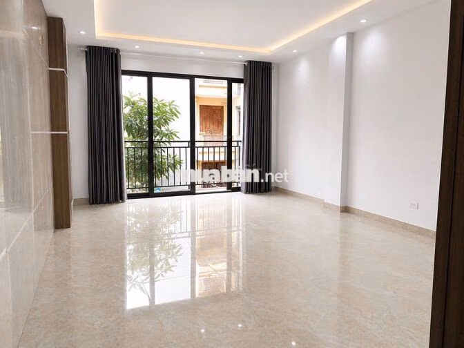 Cho thuê văn phòng tầng 1-2, Vạn Phúc, 85m2, đường rộng đỗ xe Free