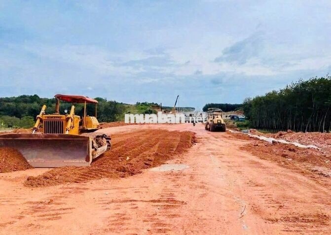 chủ cần bán đất mặt tiền 32m ngay  xuyên tâm giao tuyến 1
