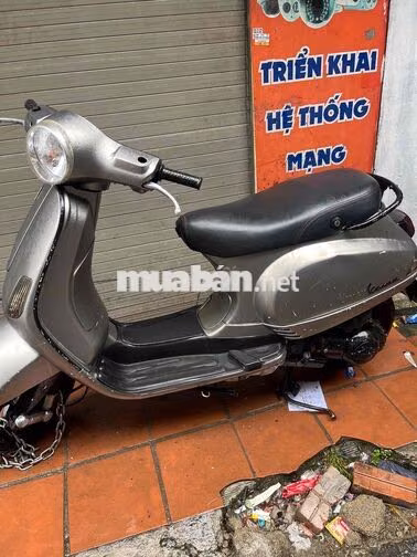Piaggio Vespa Xám