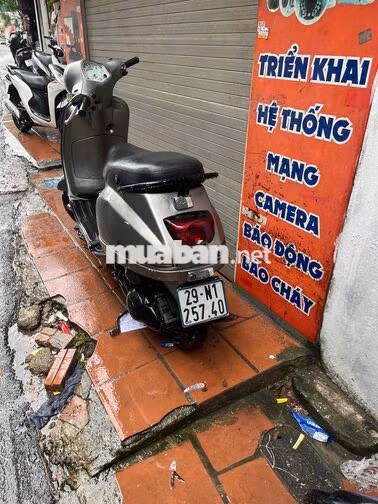 Piaggio Vespa Xám