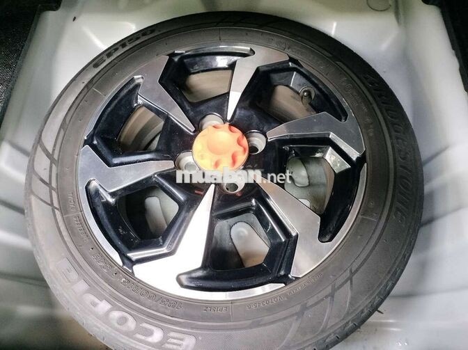Toyota Vios 2024 CVT bản E Số tự động Trắng Camai