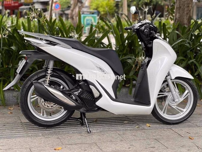 Honda SH 125i ABS 2025 Trắng bạc đen 3.000km