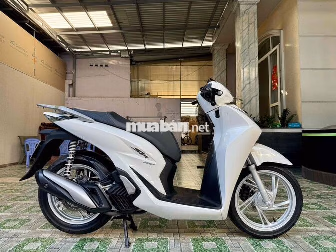 Honda SH 160i CBS 2026 Trắng 495 km