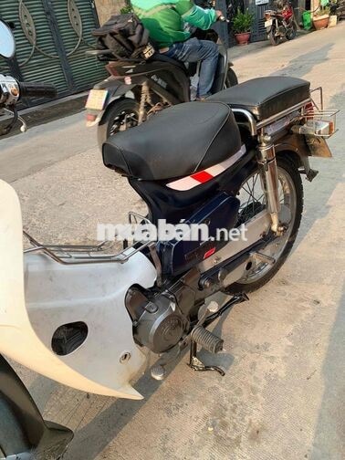 Honda Cub Tum 50cc có đề siêu bền và lợi xăng
