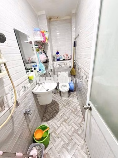 Lạc Long Quân. full nội thất (1pn, 1wc). Hẻm ba gác. DTSD 4M2