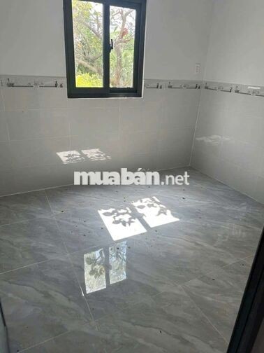 Cho thuê nhà nguyên căn hẻm Bùi Văn Ba nhà mới có 1 máy lạnh 