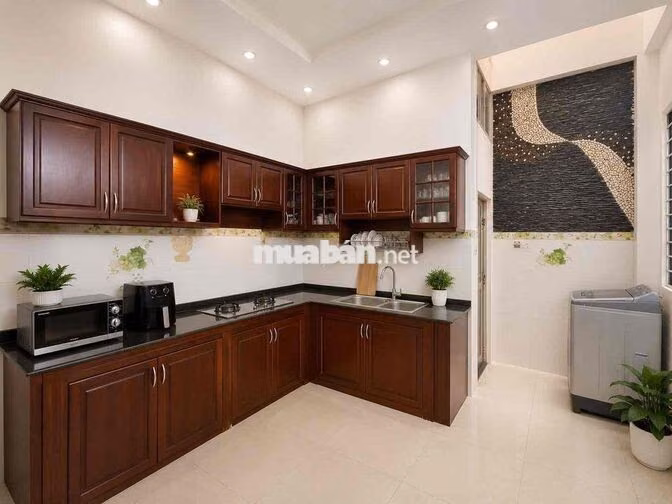 Chính chủ bán nhà mặt tiền hẻm Chợ Phường 25 cách Ung Văn Khiêm 50m