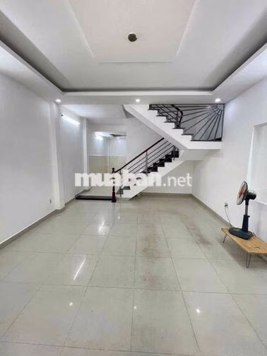 Nhỉnh 6 TỶ. NGAY GO! TRƯỜNG CHINH -  3 TẦNG -5x12m HẺM XE HƠI Thông