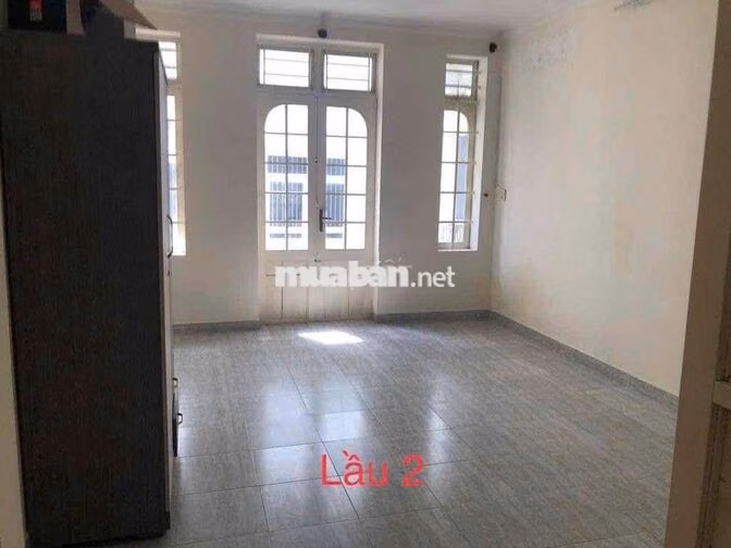 nhà nc sát mt hxh tr 2 lầu 4pn 3vs trần Khắc Chân Q1