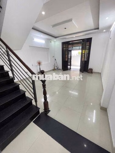 Nhỉnh 6 TỶ. NGAY GO! TRƯỜNG CHINH -  3 TẦNG -5x12m HẺM XE HƠI Thông