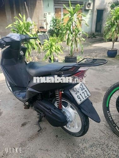 Yamaha Ultimo Tự động màu Đen