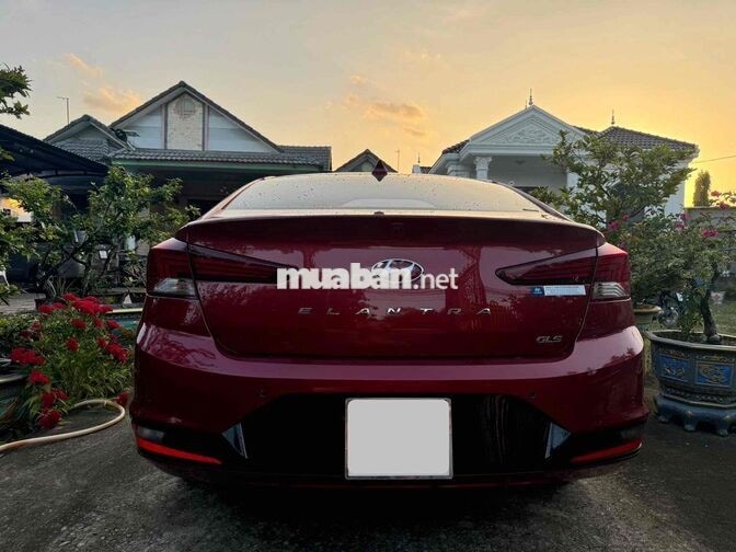 Hyundai Elantra 1.6GLS 2019đký20 Số sàn From mới