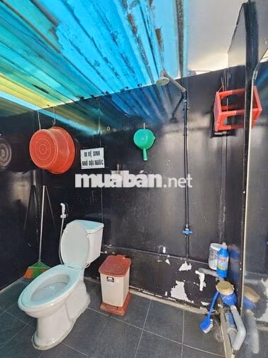 Cho thuê Mặt Bằng Sân Thượng Tiền Rộng