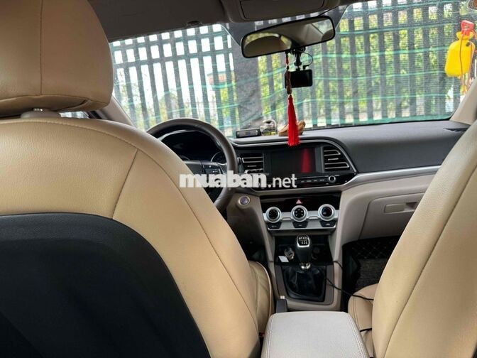 Hyundai Elantra 1.6GLS 2019đký20 Số sàn From mới