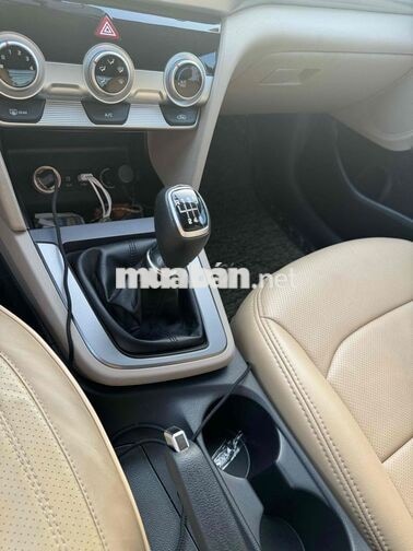 Hyundai Elantra 1.6GLS 2019đký20 Số sàn From mới