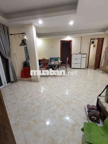 Sốc ! Hơn 2 tỷ có căn CCMN Hoàng Hoa Thám, BĐ-74m;2N(CT 3N);2VS