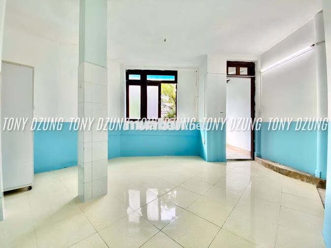 PHÒNG SIÊU RỘNG - CÓ CỬA SỔ THOÁNG Ở DƯƠNG QUẢNG HÀM - GẦN ĐH VĂN LANG