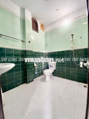 PHÒNG SIÊU RỘNG - CÓ CỬA SỔ THOÁNG Ở DƯƠNG QUẢNG HÀM - GẦN ĐH VĂN LANG