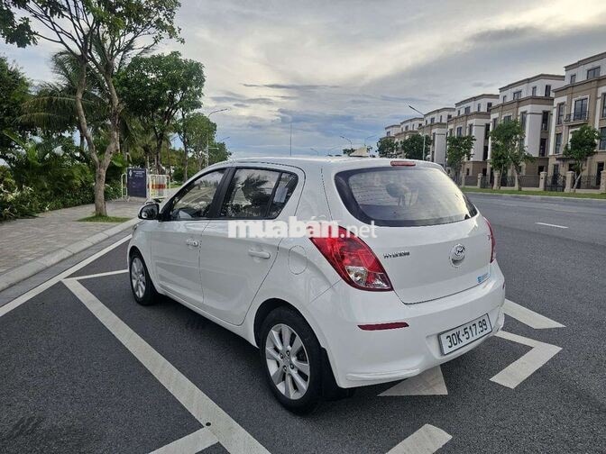 Hyundai i20 1.4AT 2013 Trắng Tự động 8 vạn