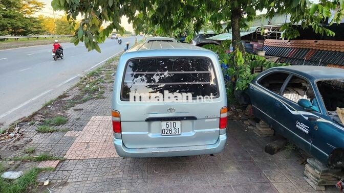 Toyota Hiace 2001 hết niên hạn giá siêu rẻ, có đổi