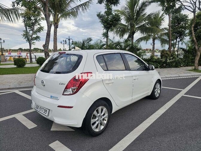 Hyundai i20 1.4AT 2013 Trắng Tự động 8 vạn