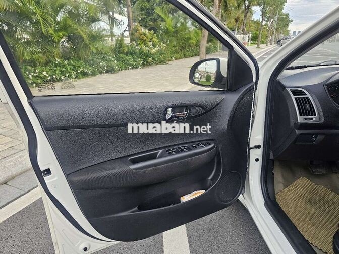 Hyundai i20 1.4AT 2013 Trắng Tự động 8 vạn