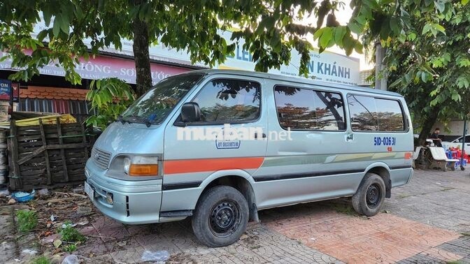 Toyota Hiace 2001 hết niên hạn giá siêu rẻ, có đổi