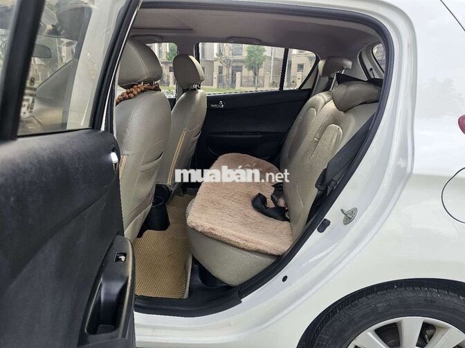Hyundai i20 1.4AT 2013 Trắng Tự động 8 vạn
