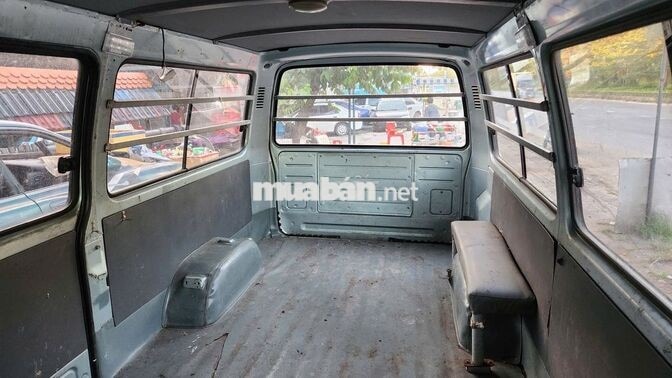 Toyota Hiace 2001 hết niên hạn giá siêu rẻ, có đổi