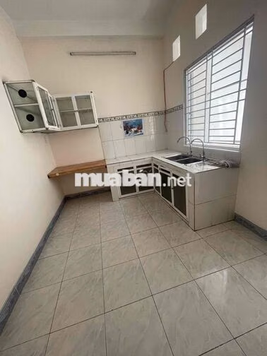 Cho thuê nguyên Lầu 1 Mới -  DT sàn 110m2 - Lối đi riêng, hẻm xe tải