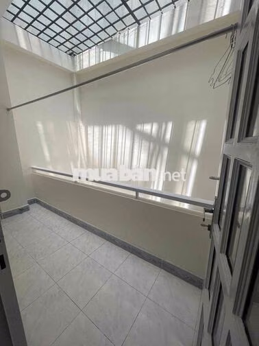 Cho thuê nguyên Lầu 1 Mới -  DT sàn 110m2 - Lối đi riêng, hẻm xe tải