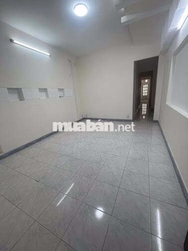 Cho thuê nguyên Lầu 1 Mới -  DT sàn 110m2 - Lối đi riêng, hẻm xe tải