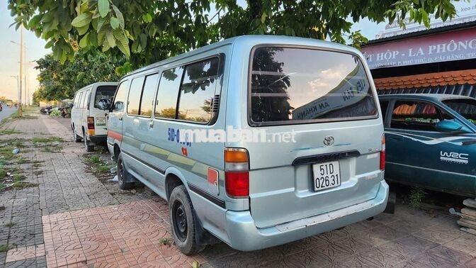 Toyota Hiace 2001 hết niên hạn giá siêu rẻ, có đổi
