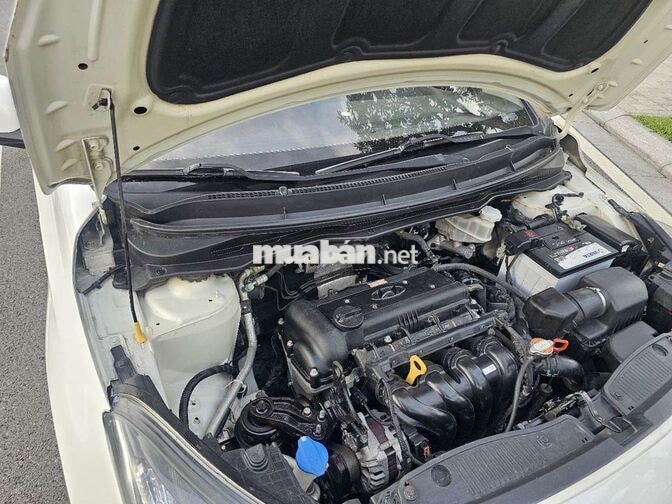 Hyundai i20 1.4AT 2013 Trắng Tự động 8 vạn