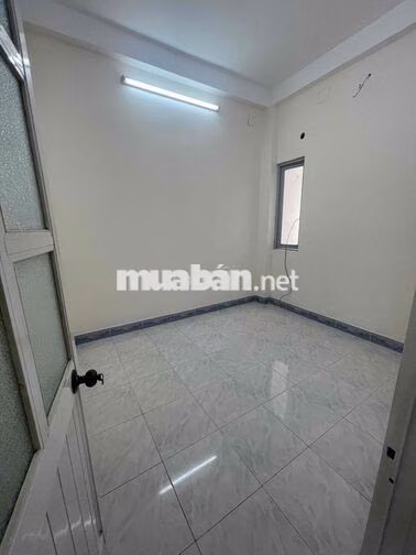 Cho thuê nguyên Lầu 1 Mới -  DT sàn 110m2 - Lối đi riêng, hẻm xe tải