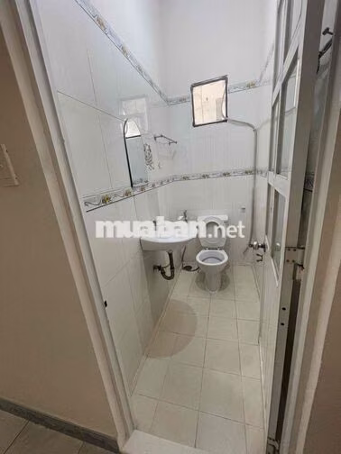 Cho thuê nguyên Lầu 1 Mới -  DT sàn 110m2 - Lối đi riêng, hẻm xe tải