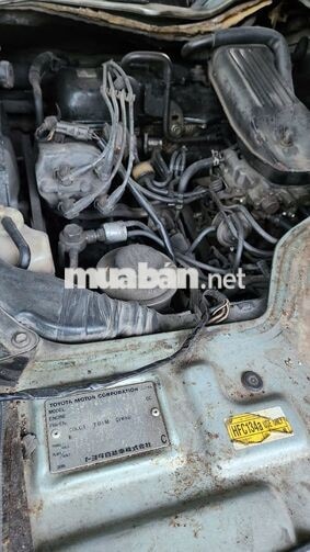 Toyota Hiace 2001 hết niên hạn giá siêu rẻ, có đổi