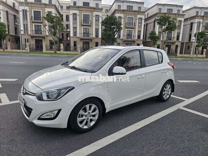 Hyundai i20 1.4AT 2013 Trắng Tự động 8 vạn