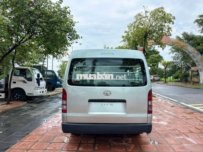 Toyota Hiace tải van 2009