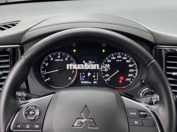 Mitsubishi Outlander 2.0 CVT 2019 Trắng Tự động