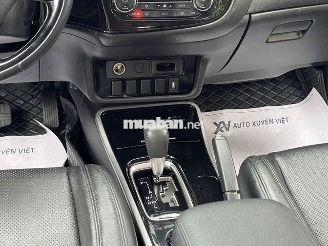 Mitsubishi Outlander 2.0 CVT 2019 Trắng Tự động