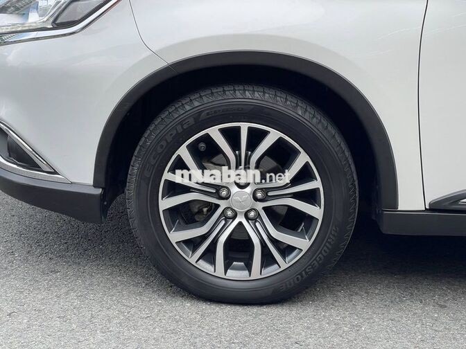 Mitsubishi Outlander 2.0 CVT 2019 Trắng Tự động