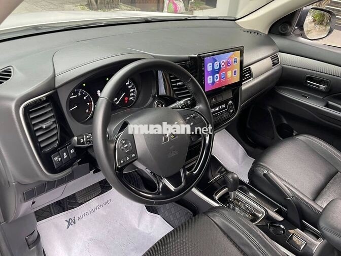Mitsubishi Outlander 2.0 CVT 2019 Trắng Tự động