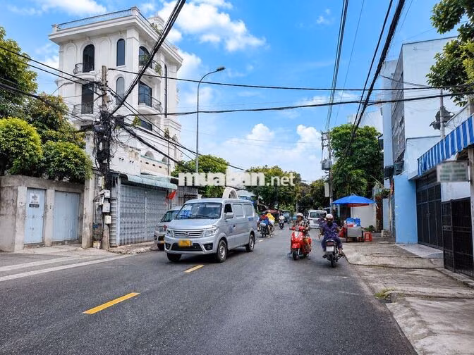 Nhà mặt tiền cho thuê làm văn phòng công ty, nhà mới, vỉa hè rộng